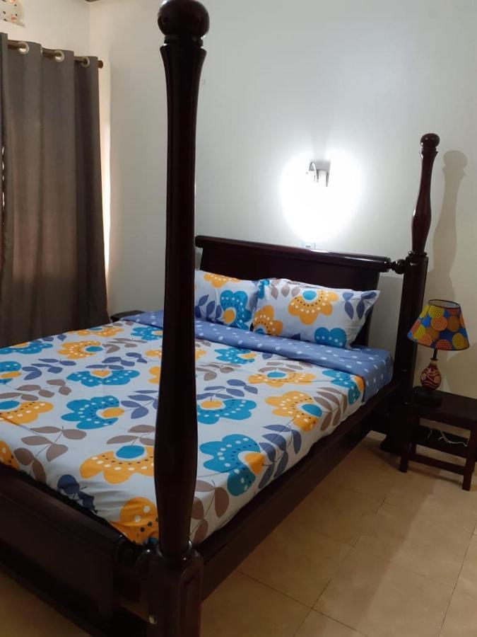 Hotel Okra House à Entebbe Extérieur photo