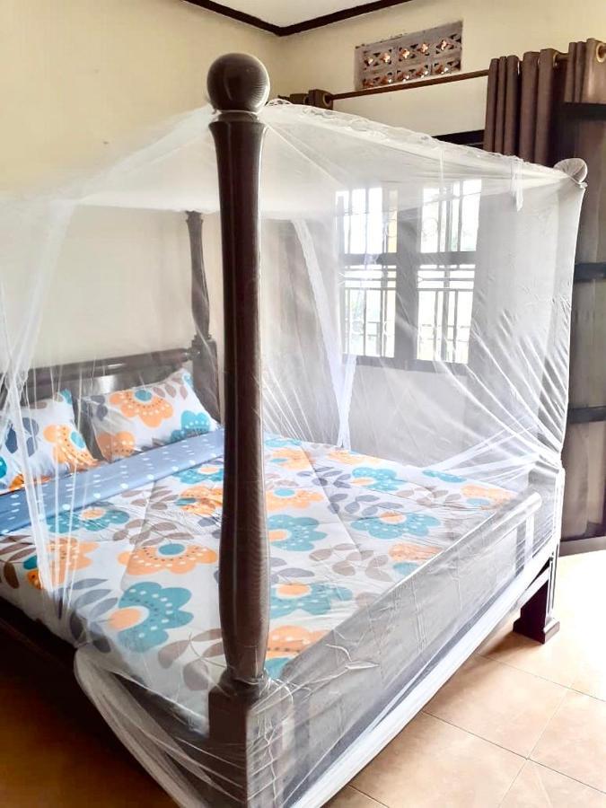 Hotel Okra House à Entebbe Extérieur photo